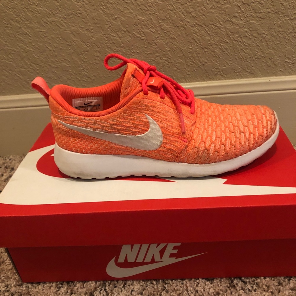 Women’s Nike Tennis Shoes